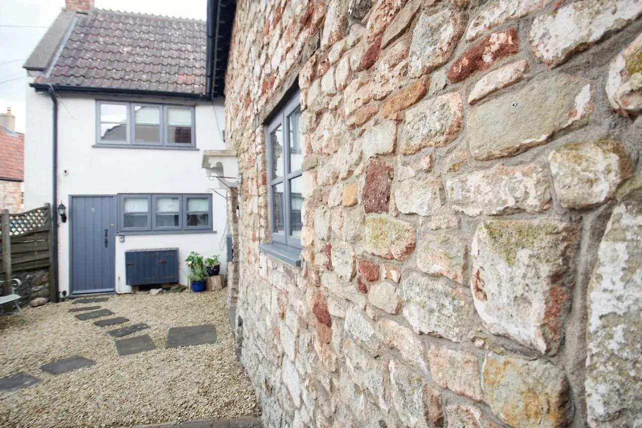 The Old Farmhouse Winford 5*,  United Kingdom
