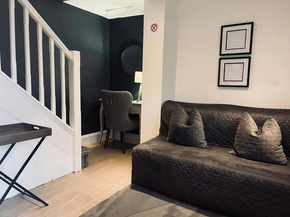 The Old Farmhouse Winford Guest house